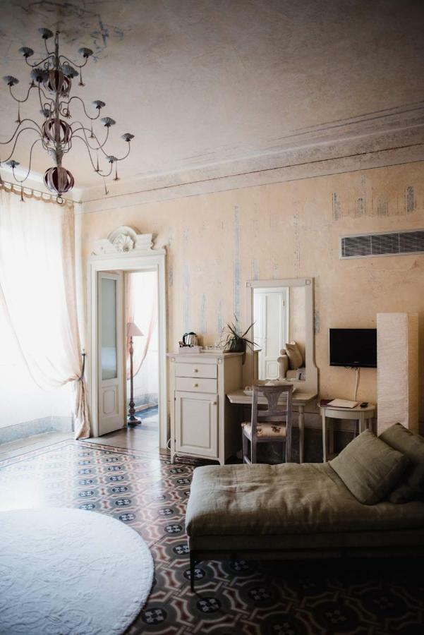 Regina Teodolinda Suites ラーリオ エクステリア 写真