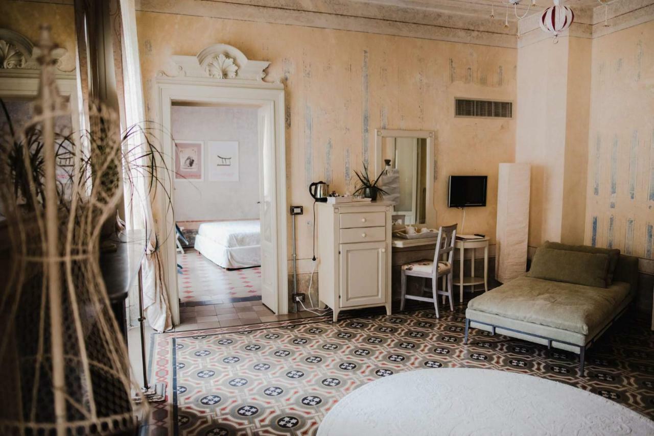 Regina Teodolinda Suites ラーリオ エクステリア 写真